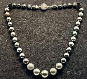 COLLANA E ORECCHINI DI PERLE DI TAHITI IN ORO 18K