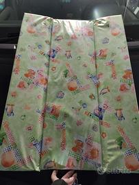 Materassino fasciatoio con sponde anticaduta