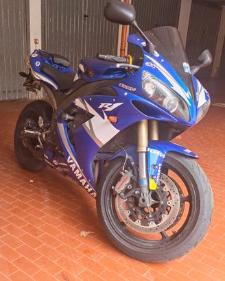 R1 2004 