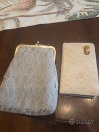 Messale vintage con sua borsetta