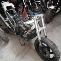 Kawasaky ZX600 Demolita - Per Ricambi