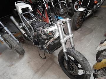 Kawasaky ZX600 Demolita - Per Ricambi
