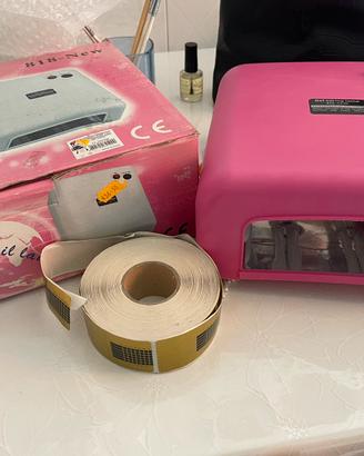 Lampada unghie, cartine. Unghie e glitter