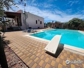 Villa con piscina