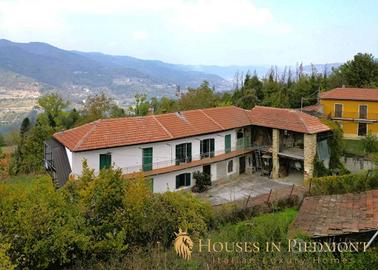 Rustico / Casale di 450 m² con più di 5 locali a P