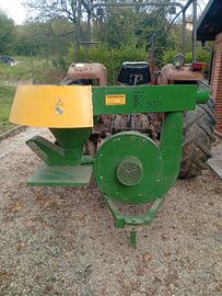 macchina raccolta nocciole 