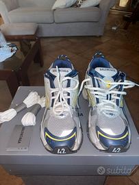 Balenciaga Runner 42