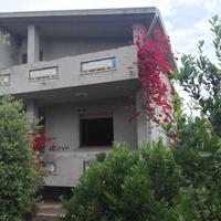 Casa indipendente con ampio giardino