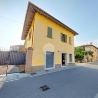 NEGOZIO A CAZZAGO SAN MARTINO