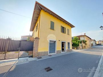 NEGOZIO A CAZZAGO SAN MARTINO