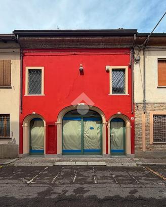 NEGOZIO A CORTEMAGGIORE