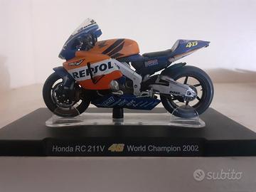 Modellino HONDA RC 211V 2002 di Valentino Rossi
