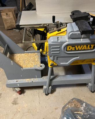 Pialla filo spessore DeWalt D27300 con carrello