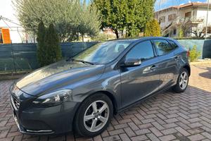 Volvo V40 D2 1.6 Summum