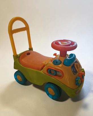 Macchinina cavalcabile per bambini con maniglia