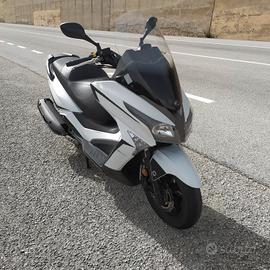 Kymco XTown 300