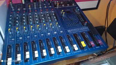 Mixer amplificato