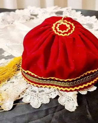 Antico copricapo fez greco/turco