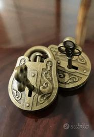 2 Lucchetti di Costantinopoli in bronzo massiccio 