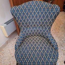 Elegante poltroncina  vintage anni 50/60 damascata