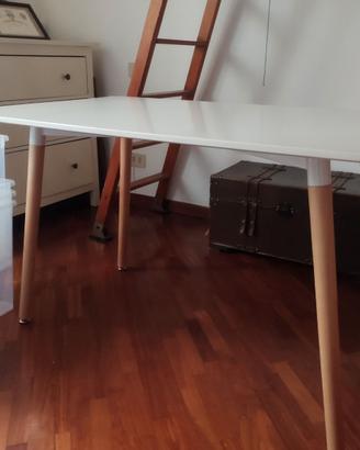 Cessione tavolo motivo trasloco