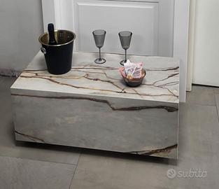 Tavolo moderno in gres porcellanato