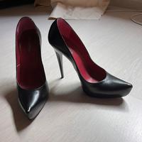 Scarpe nere in nappa, tacco esagerato