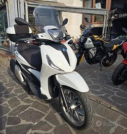 Piaggio Beverly 400 HPE 2023 tuo a soli 62 al mes