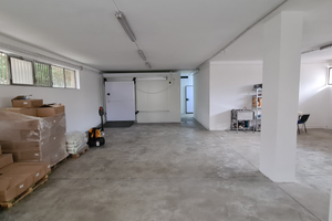 Locale commerciale 200 mq cat. C2/3