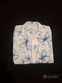 Camicia di cotone bianco stampato a fiori blu