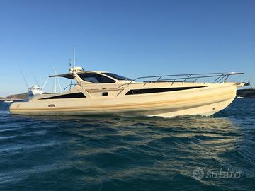 Solemar 44.1 con 2 x 400 Hp Volvo Penta