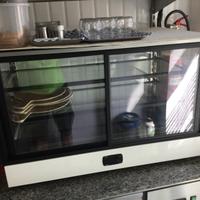 VETRINA REFRIGERATA PER DOLCI