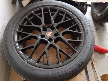 Cerchi originali gomme porsche macan rs spyder 20