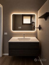 Arredo bagno moderno completo con doccia e LED