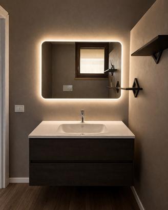 Arredo bagno moderno completo con doccia e LED