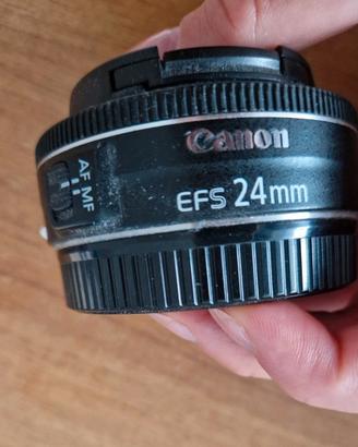 Obbiettivo  Canon EFS 24mm