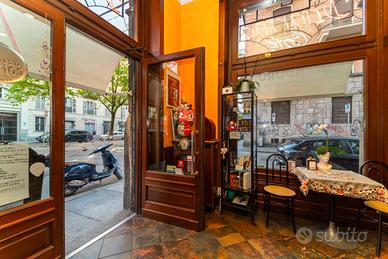 Vendita Bar Storico dal Fascino Autentico in Centr