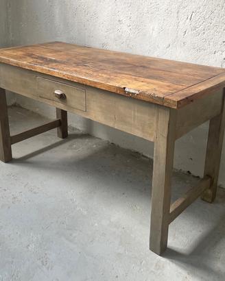 tavolo in legno rustico