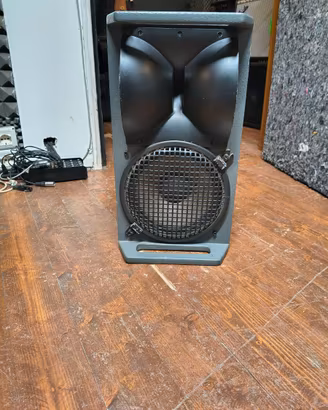 JBL 4716