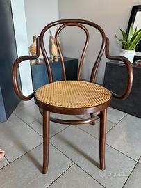 Poltroncina stile Thonet in legno curvato