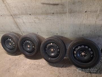 4  Cerchi e gomme invernali 205 55 16 