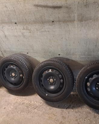 4 Gomme e cerchi 205 55 16 invernali 