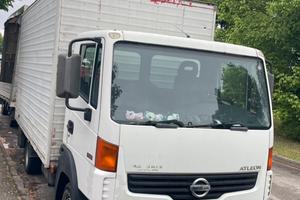 Nissan atleon