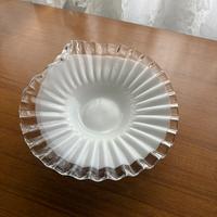 Portafrutta in vetro bianco