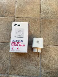 Presa Intelligente WiZ Smart Plug Wi-Fi - NUOVA