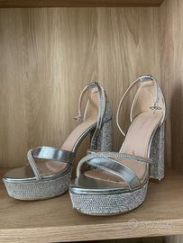 Tacchi brillantinati argento
