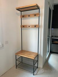 Mobile appendiabiti e scarpiera