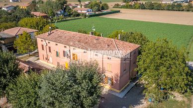 BILOCALE AL PRIMO PIANO CON SOTTOTETTO