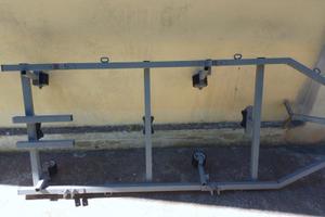 Porta gommone da tetto auto