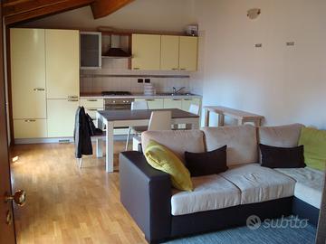 Centralissimo Luminoso Appartamento con GARAGE